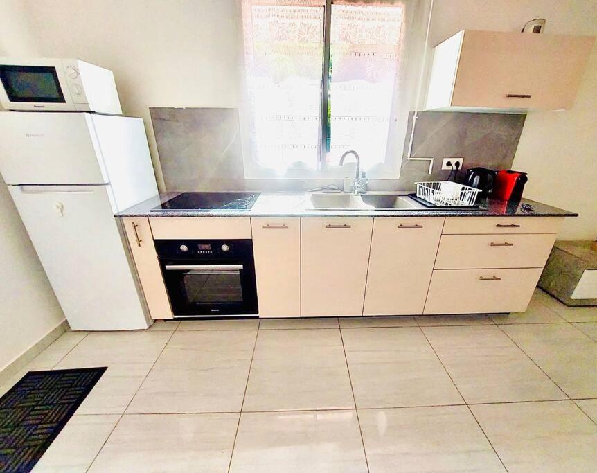 Le Marjulem Apartment Terre-De-Haut ภายนอก รูปภาพ